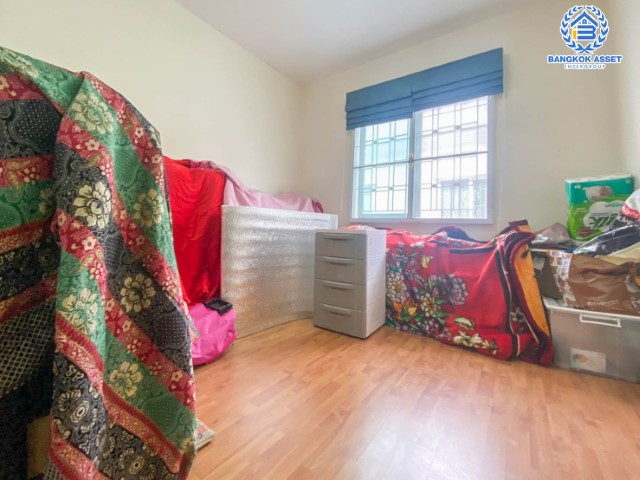 ทาวน์เฮ้าส์มือสองย่านนนทบุรี ม.พฤกษาทาวน์ รัตนาธิเบศร์-ราชพฤกษ์ ติดถนนราชพฤกษ์  เนื้อที่ 21.6 ตร.ว. ฟังก์ชัน 3 ห้องนอน 2 ห้องน้ำ 1 ที่จอดรถ แถมฟรี! 1 เครื่องปรับอากาศ 1 เครื่องทำน้ำอุ่น ต่อเติมพร้อม บนทำเลเยี่ยม ใกล้รถไฟฟ้าสายสีม่วง "สถานีบางรักใหญ่"